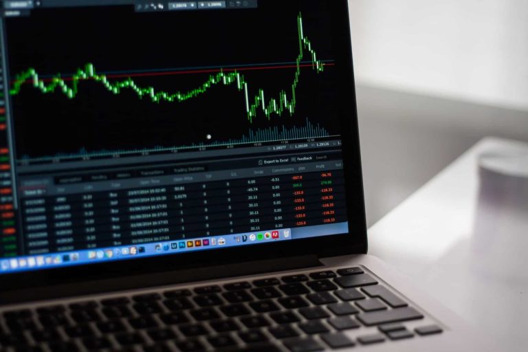 Deze 8 altcoins zijn meer dan 50 procent gedaald, tijd om te kopen?