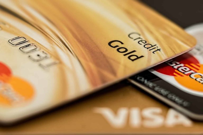 Transacties met Visa en Bitcoin zijn gedaald