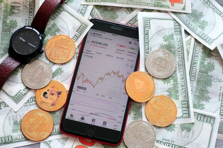 5 Beste Crypto Apps 2023 - Crypto kopen, verkopen en staken